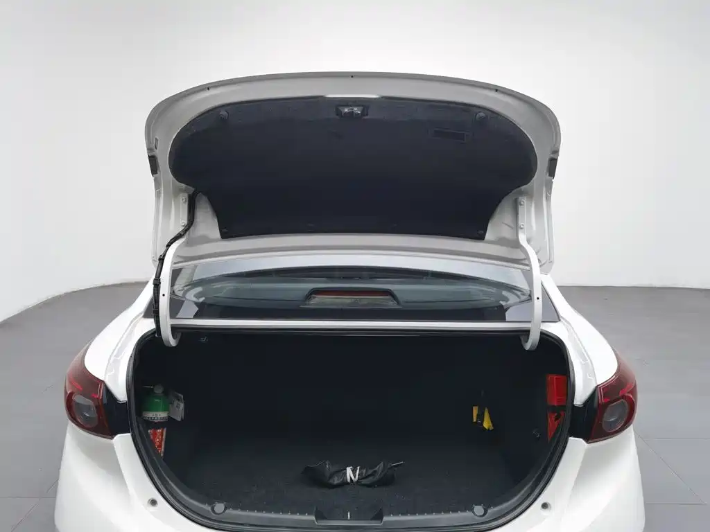 Mazda 3 Axela — миниатюра 16