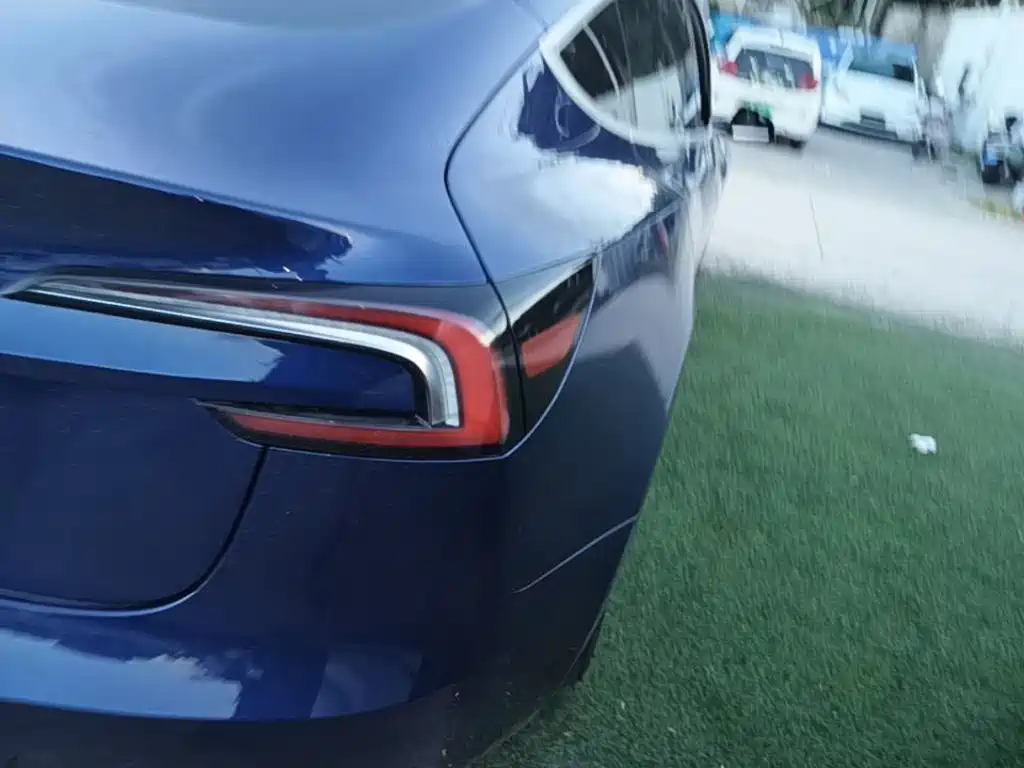 Tesla Model 3 — миниатюра 8