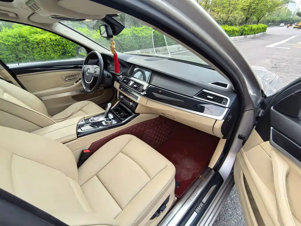 BMW 5 Series — миниатюра 14