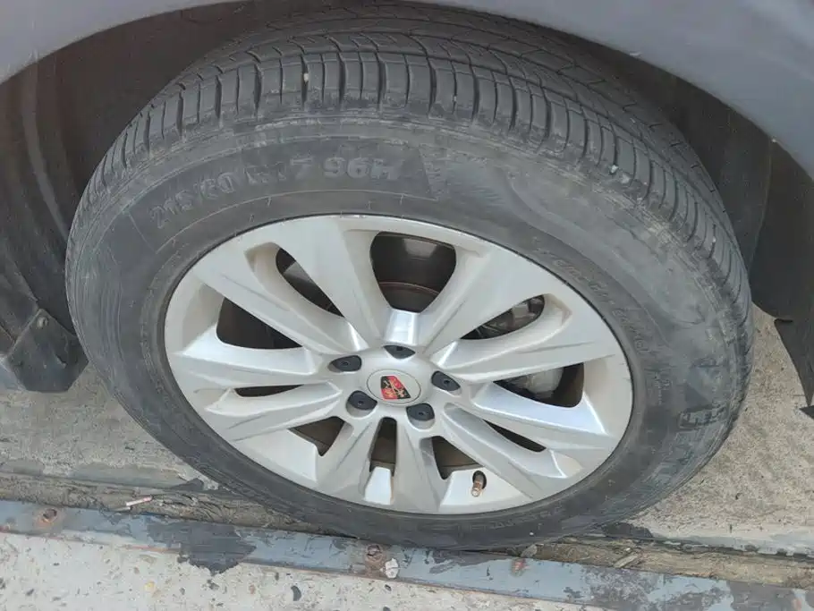 Roewe RX5 — миниатюра 6
