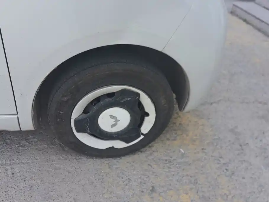 Wuling MINIEV — миниатюра 6