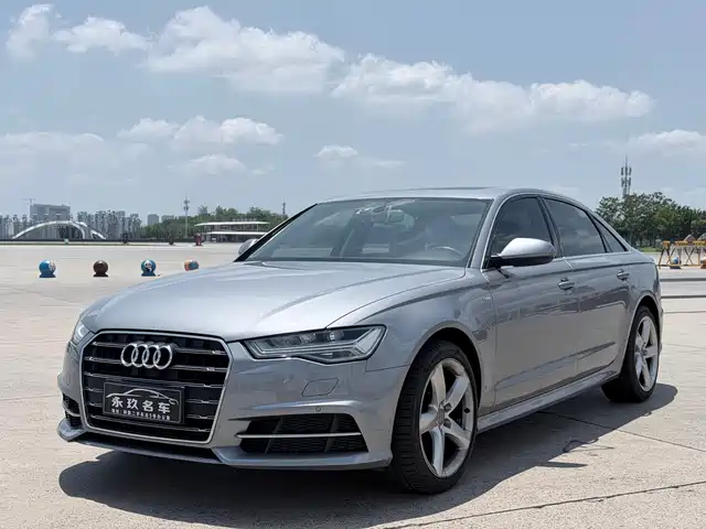 Audi A6L — фото 1
