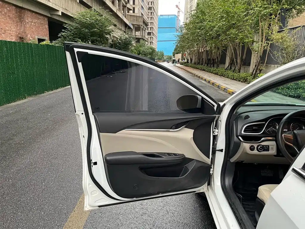 Buick Excelle — миниатюра 11
