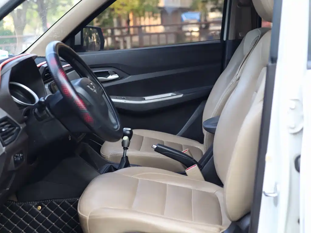 Wuling Hongguang — миниатюра 13