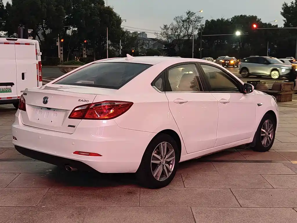 Changan Eado — миниатюра 4
