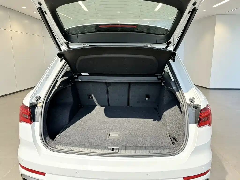 Audi Q3 — миниатюра 10