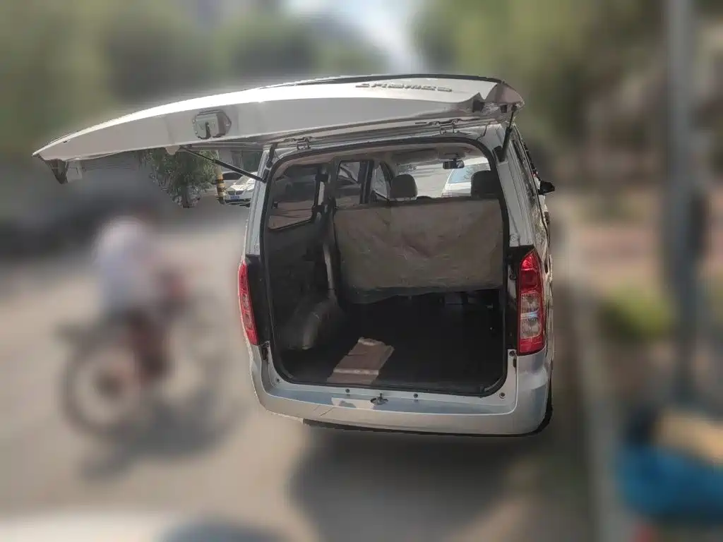 Wuling Hongguang V — миниатюра 20