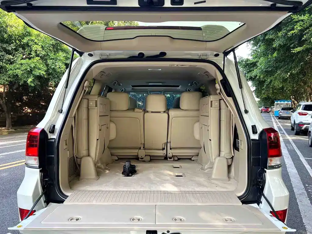 Toyota Land Cruiser 2019 5.7L VX-R