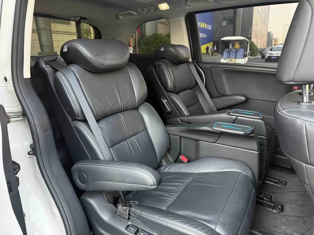 Honda Elysion — миниатюра 6
