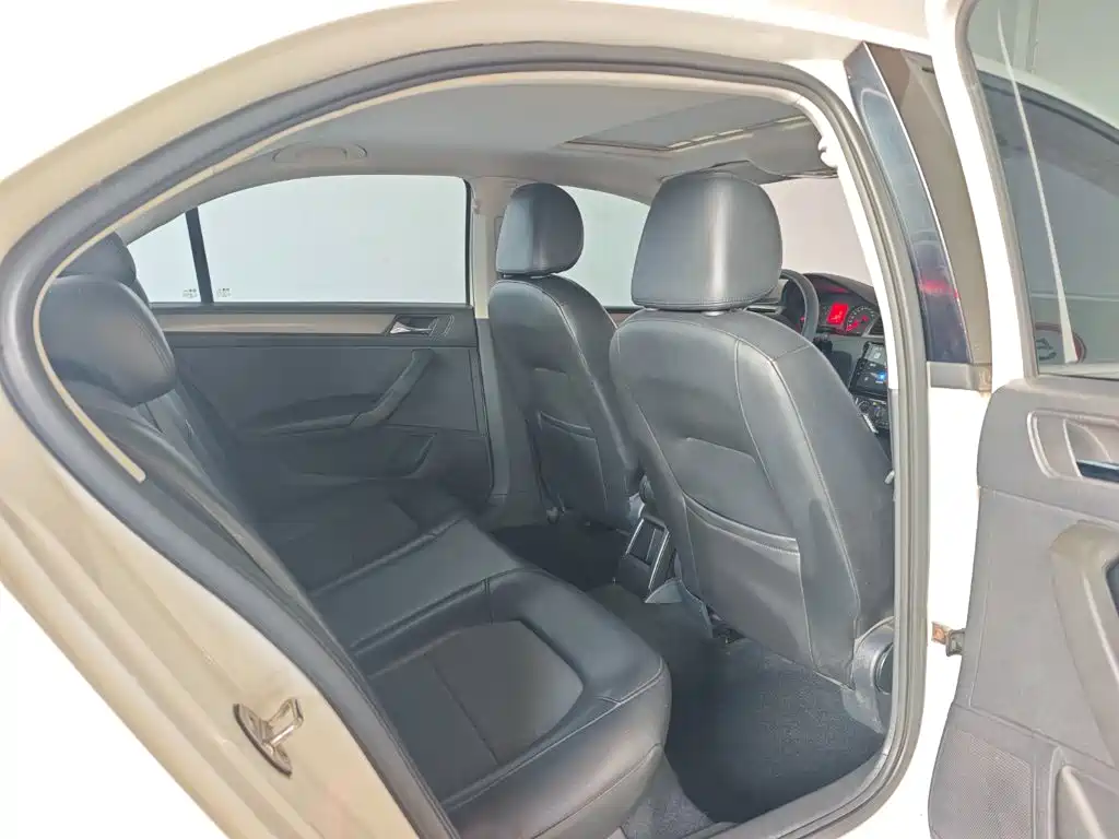 Volkswagen Santana — миниатюра 6