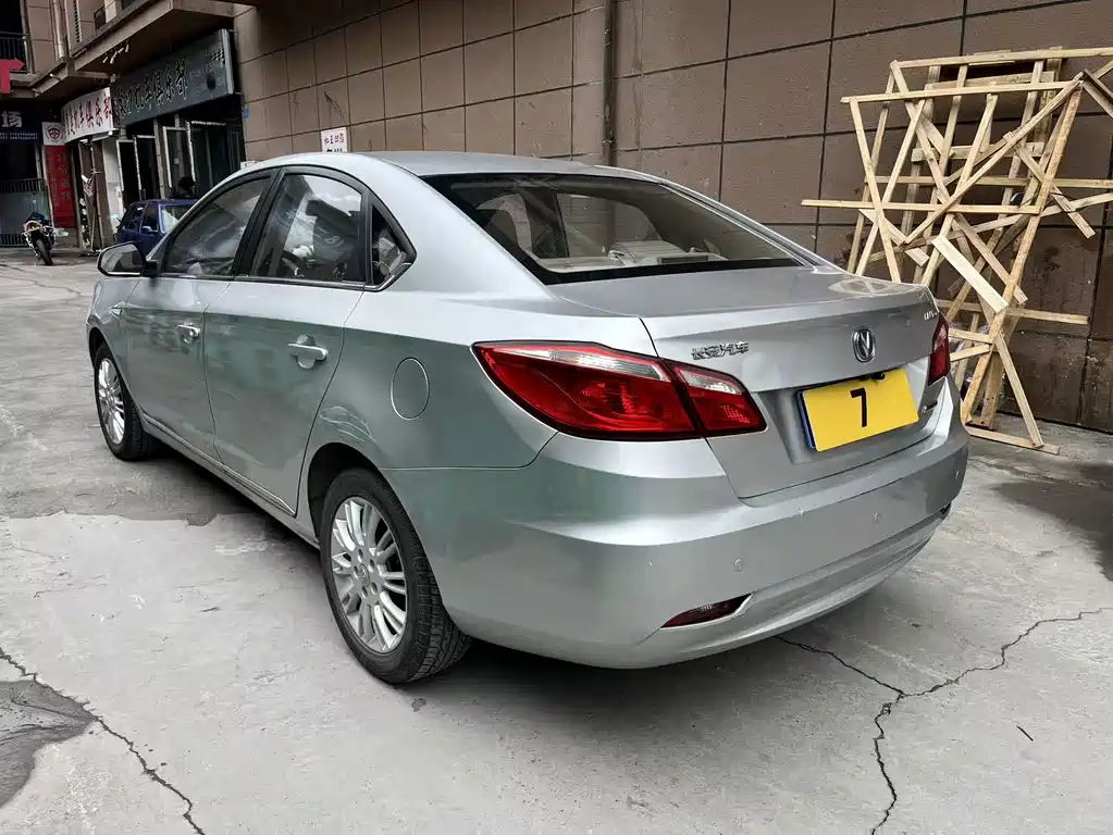 Changan Eado — миниатюра 6