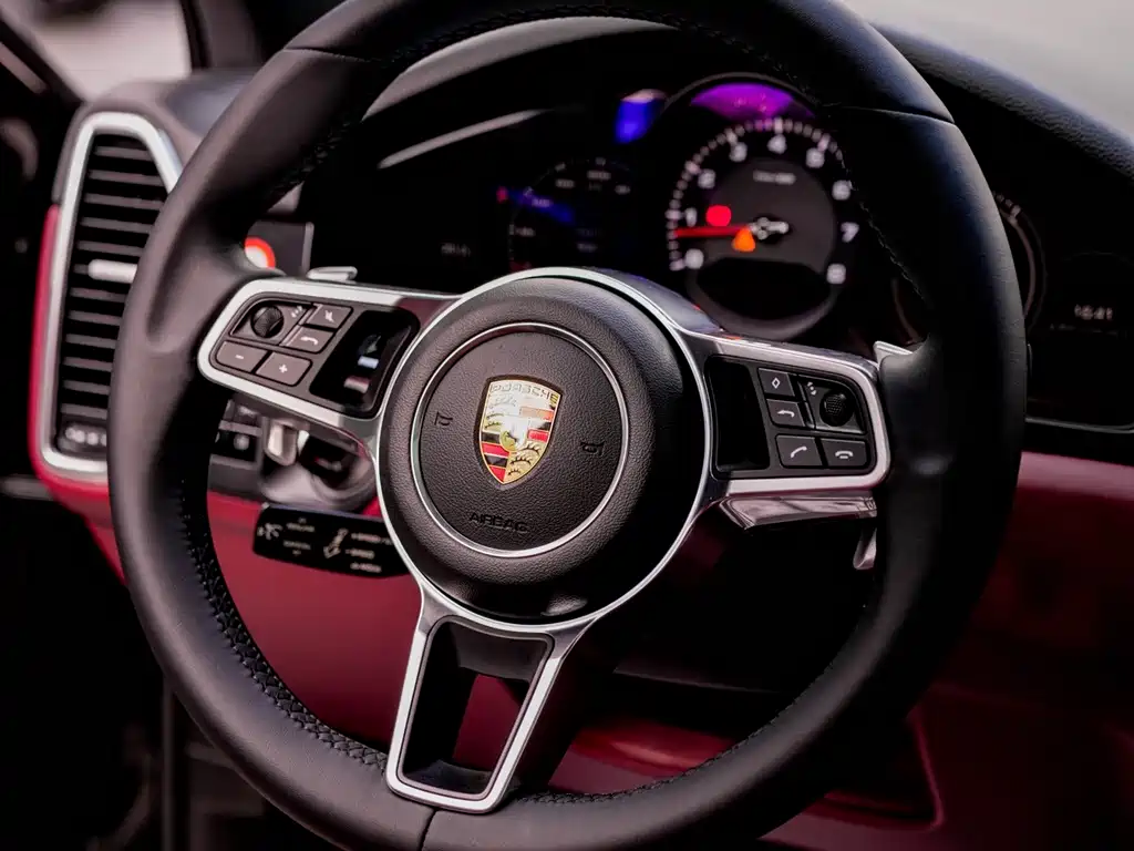 Porsche Cayenne — миниатюра 14