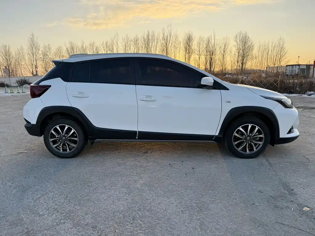 TOYOTA YARIS L ZHIXUAN