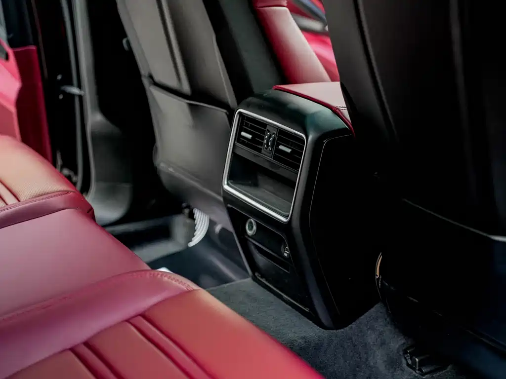 Porsche Cayenne — миниатюра 9