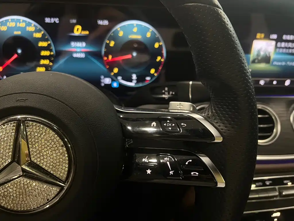 Mercedes-Benz E-Class — миниатюра 14