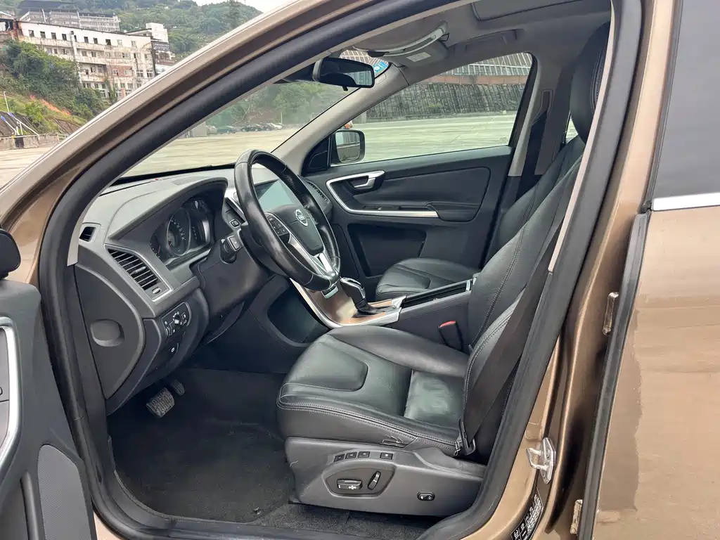 Volvo XC60 — миниатюра 5