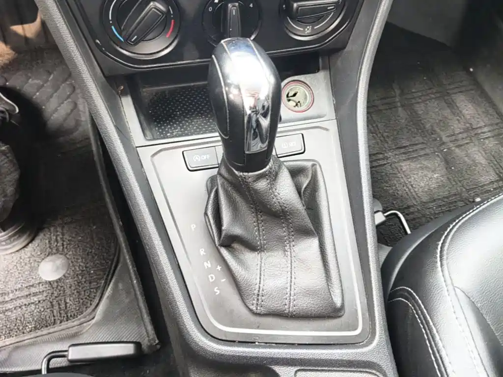 Volkswagen Lavida — миниатюра 14