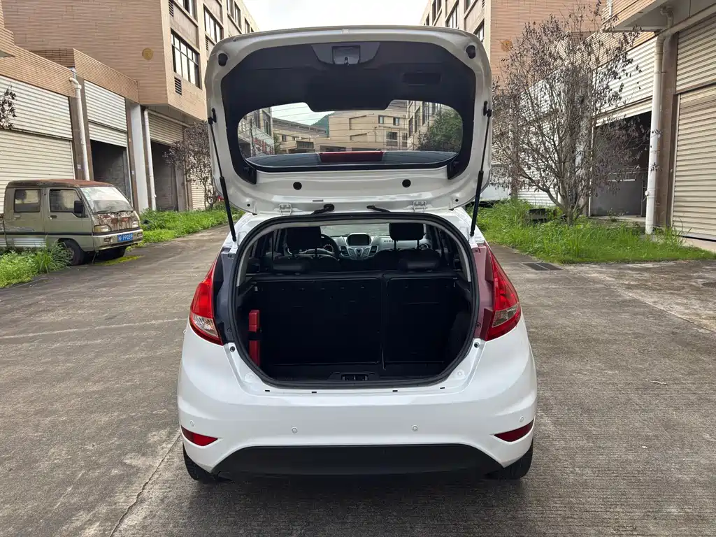 Ford Fiesta Hatchback 1.5L Auto Fashion Type, фото 7