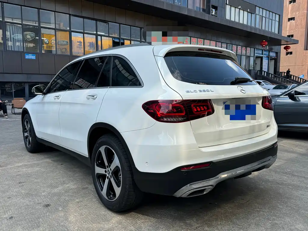 MERCEDES-BENZ GLC