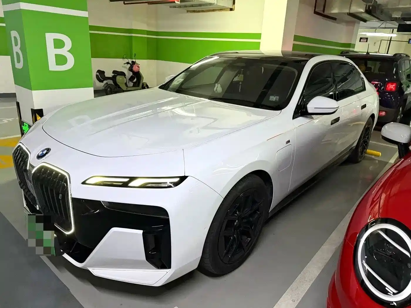 BMW i7