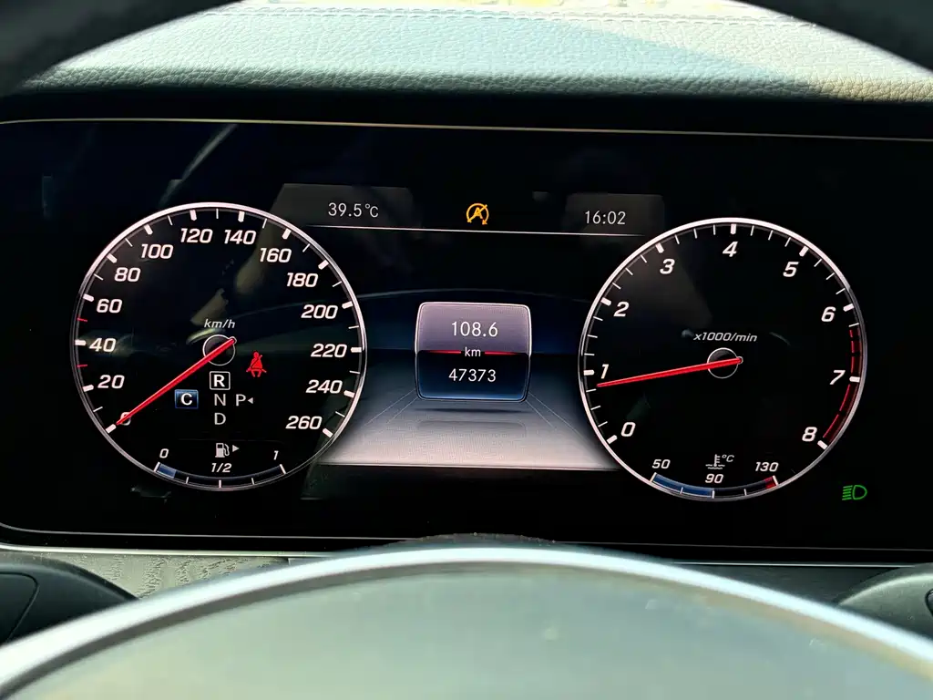 Mercedes-Benz E-Class — миниатюра 19