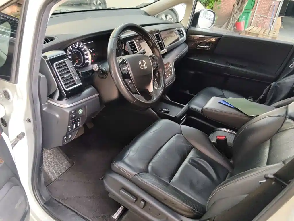 Honda Elysion — миниатюра 14