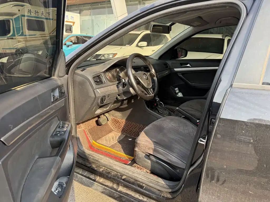 Volkswagen Lavida — миниатюра 8