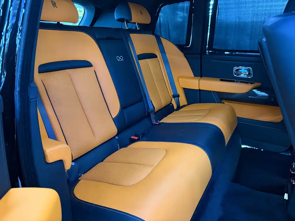 Rolls-Royce Cullinan — миниатюра 12