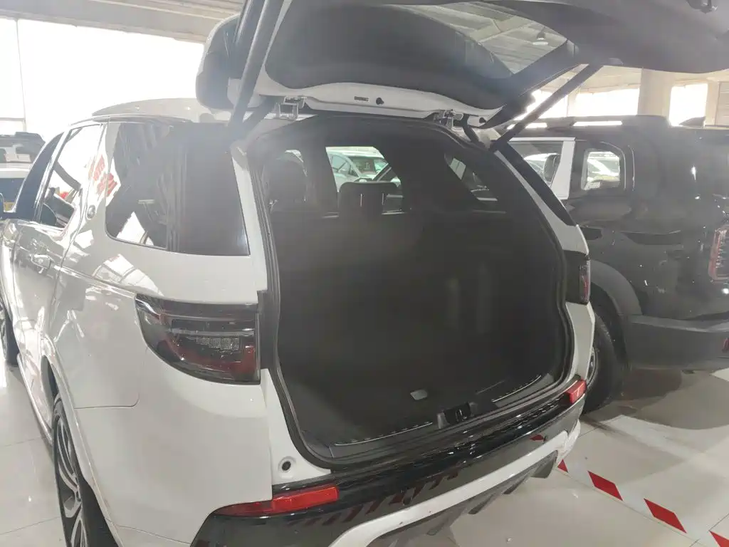 Land Rover Discovery Sport — миниатюра 15