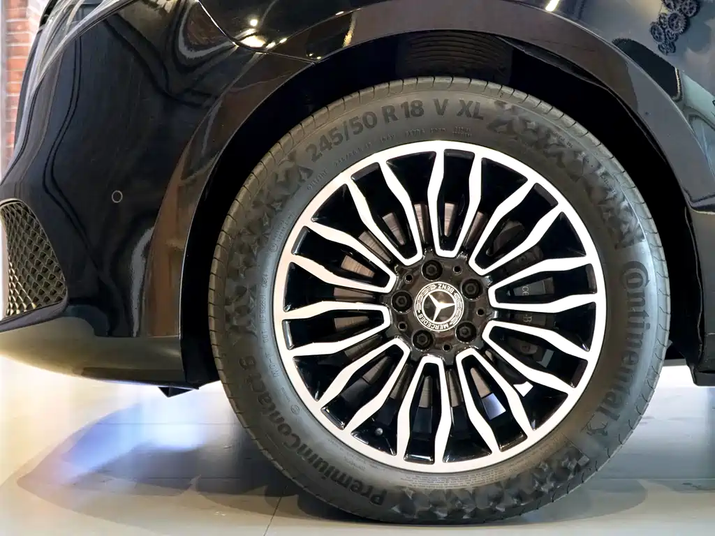 MERCEDES-BENZ V CLASS