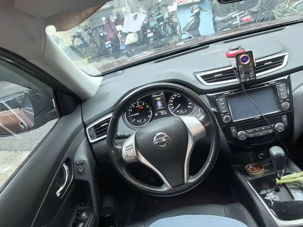 Nissan X-Trail — миниатюра 3