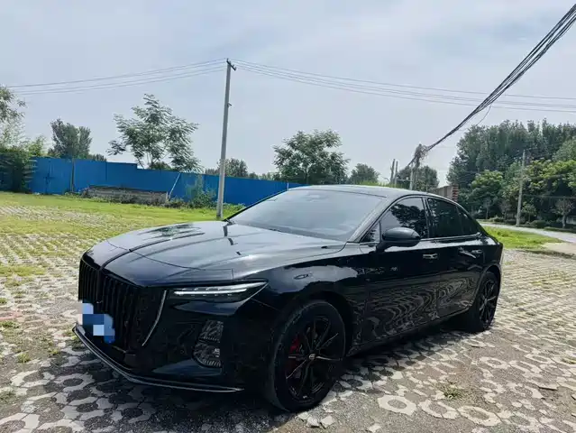 2025 Hongqi H5