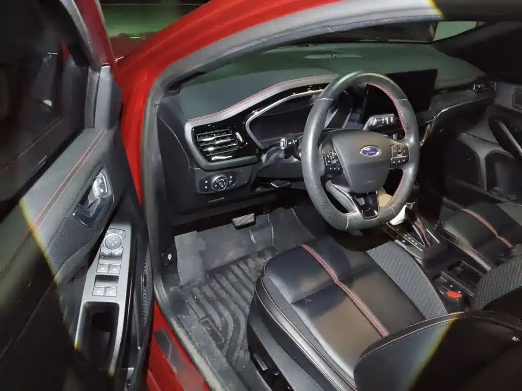 Ford Focus — миниатюра 12