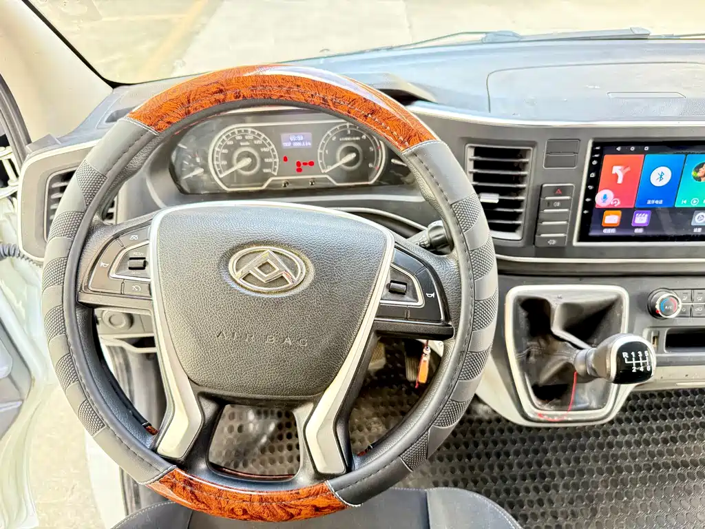 MAXUS V80 — миниатюра 16