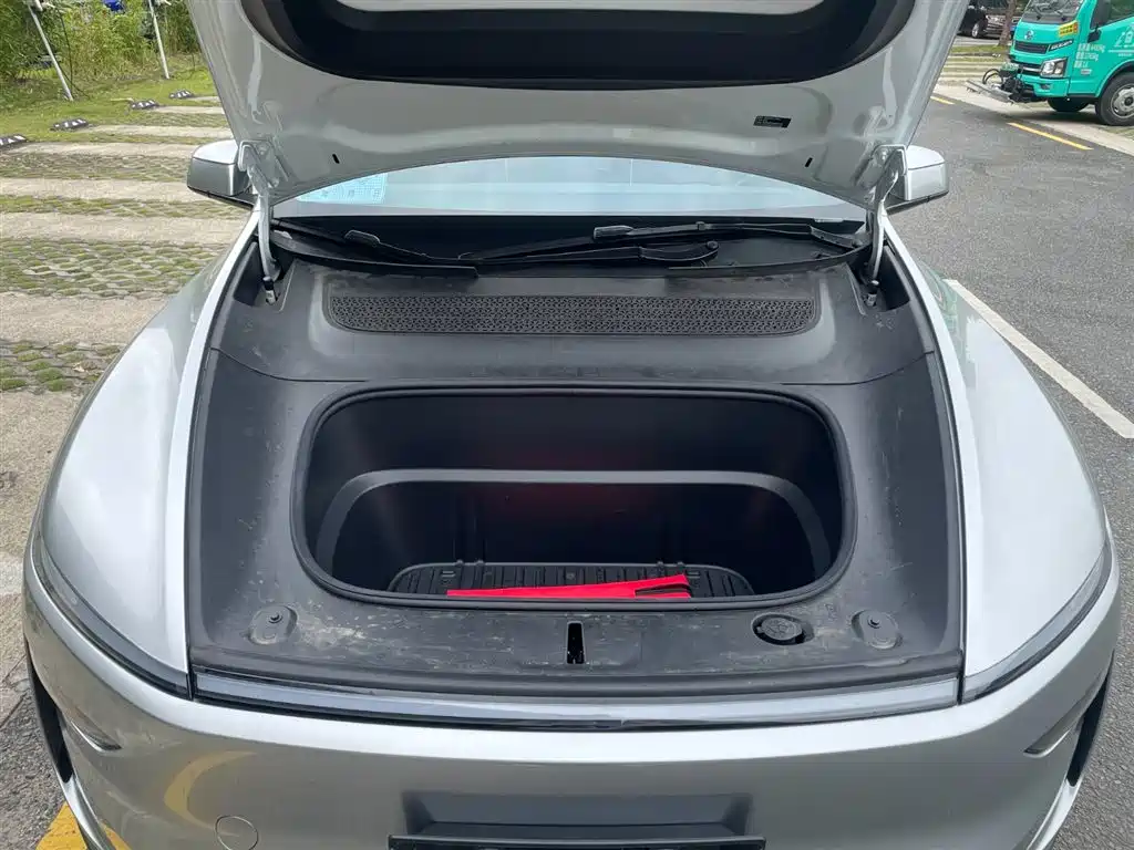Tesla Model Y L — фотографии объявления, Фото 27