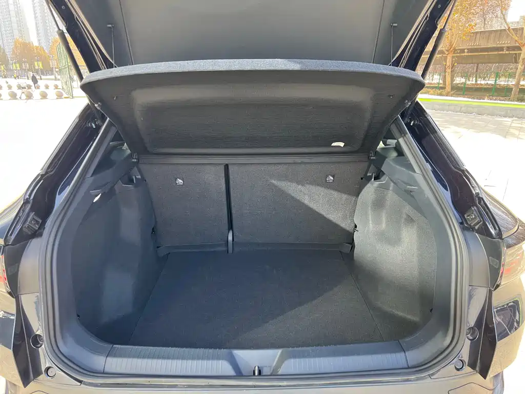 VOLKSWAGEN ID.4 CROZZ