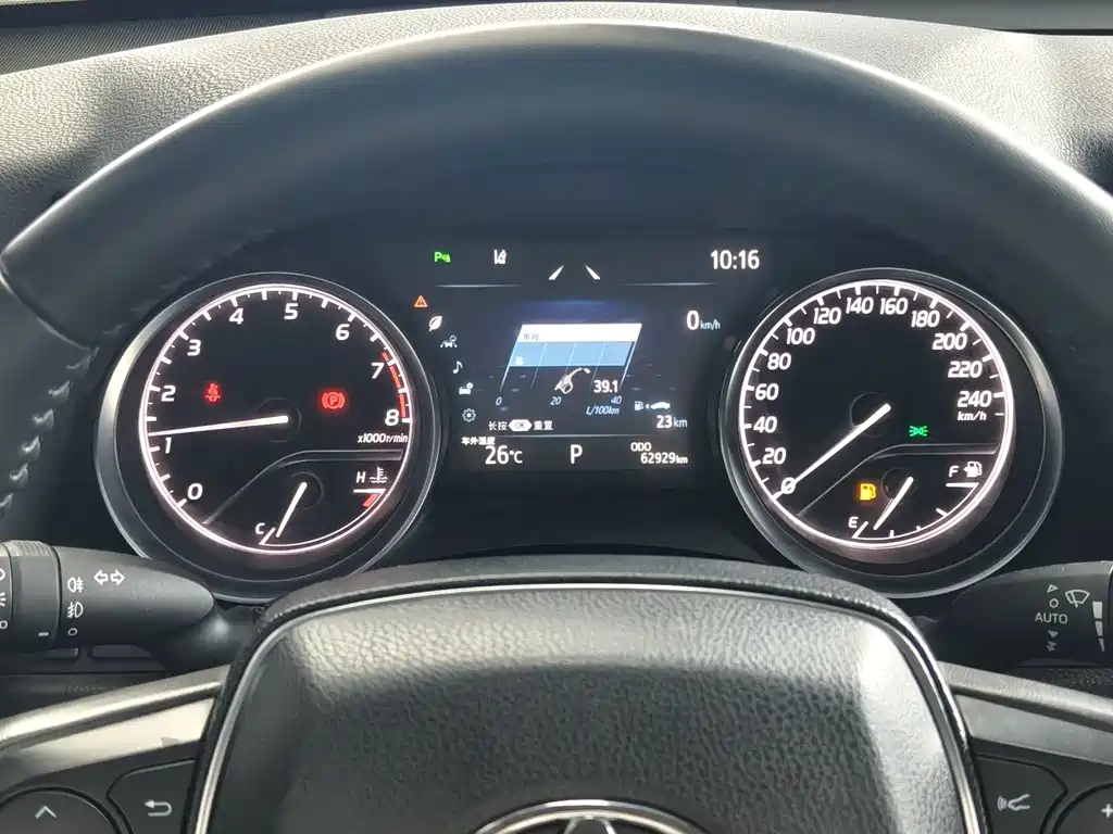 Toyota Camry — миниатюра 9