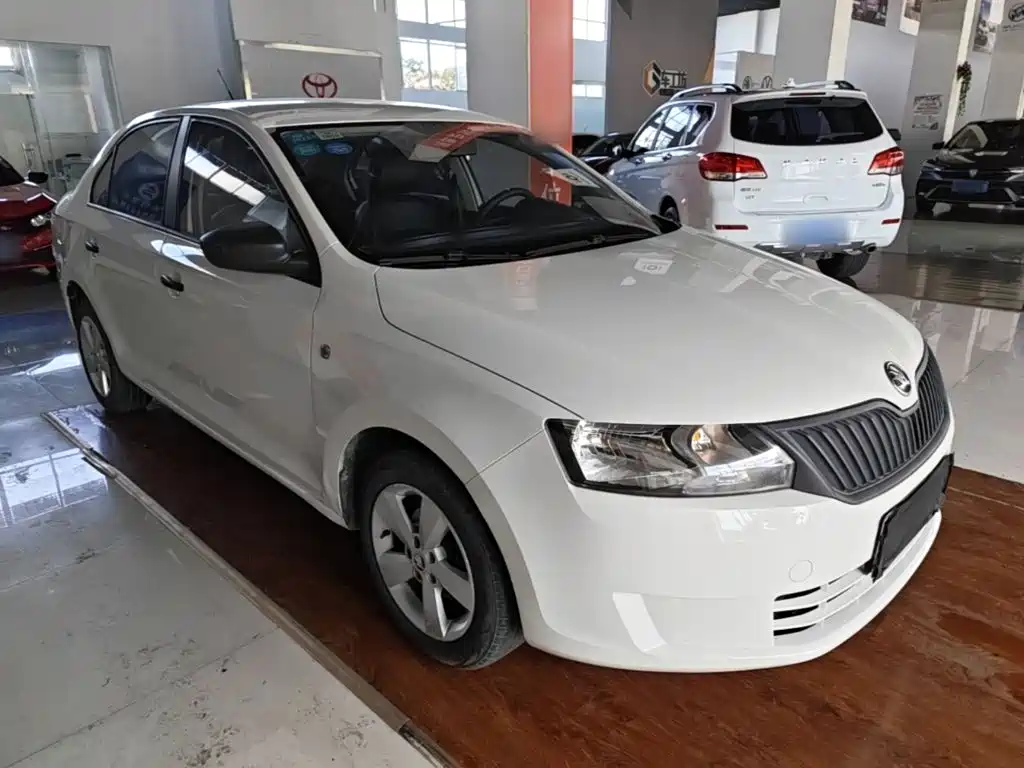 Skoda Rapid — миниатюра 4