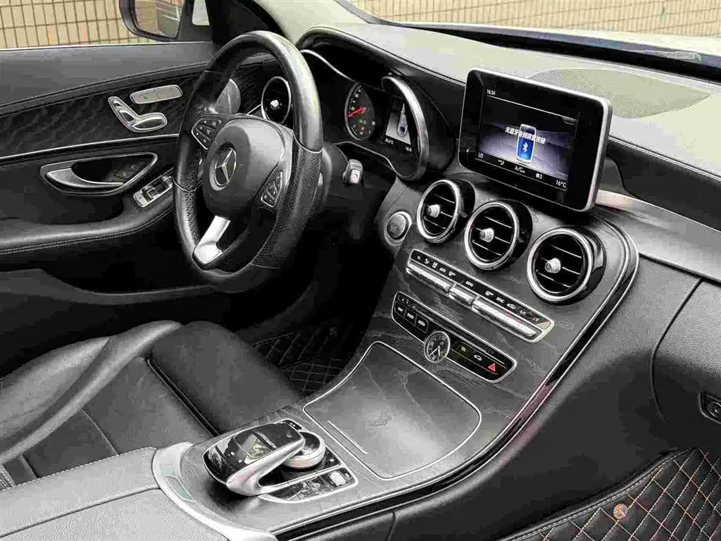 Mercedes-Benz C-Class — миниатюра 7