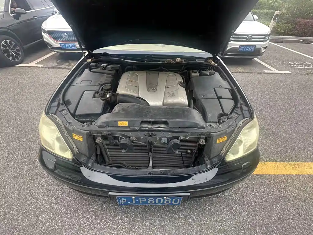 Lexus LS — миниатюра 7