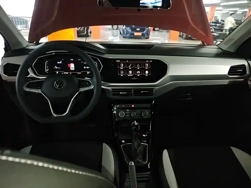 Volkswagen Tacqua 2021 1.5L AT Smart Connect