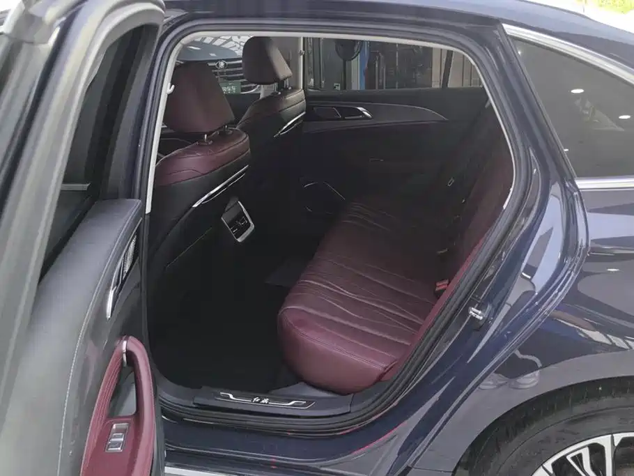 Hongqi Hongqi H5 — миниатюра 11