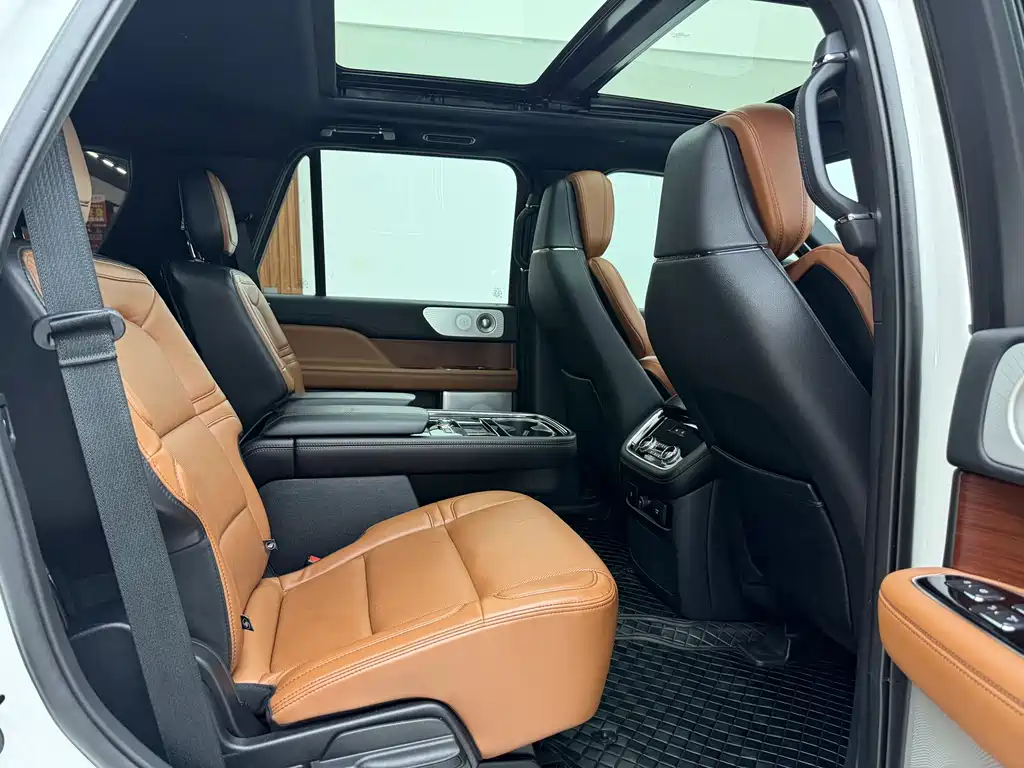 Lincoln Navigator — миниатюра 19