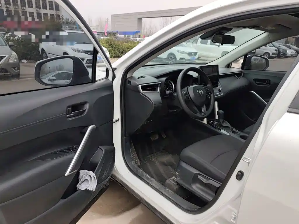 Toyota Corolla Cross — миниатюра 12