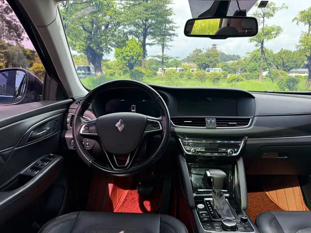 Borgward BX7 — миниатюра 11