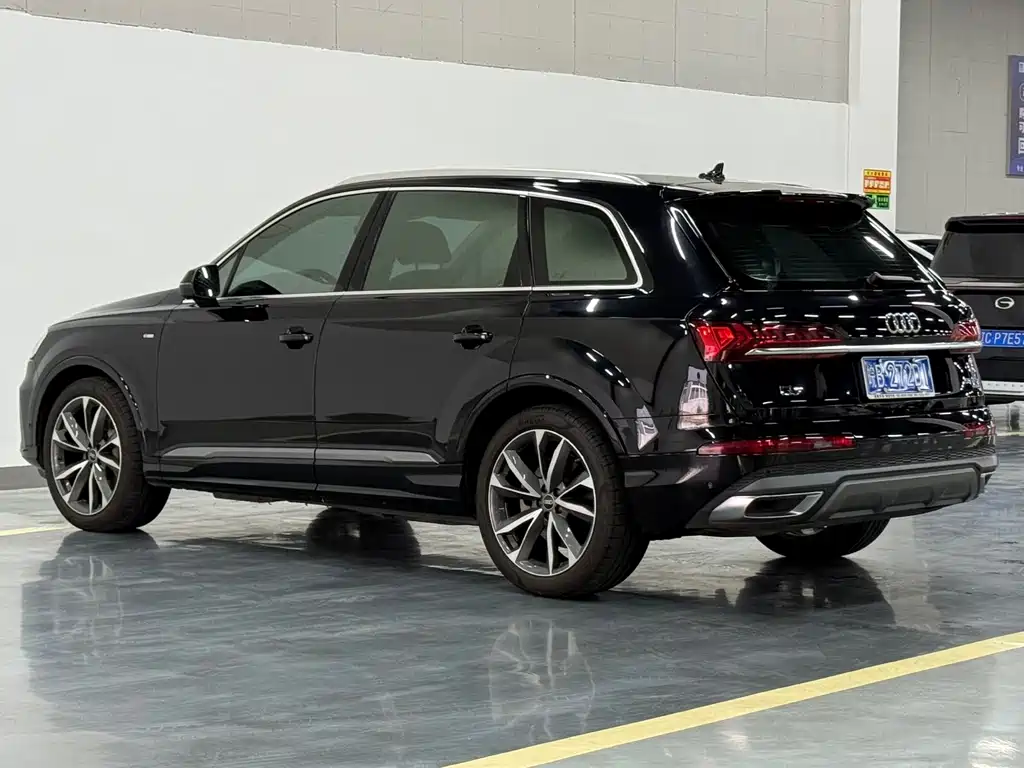 Audi Q7 — миниатюра 8