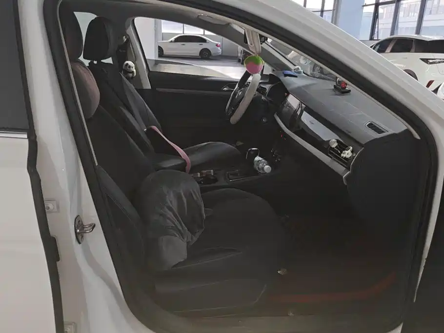 Volkswagen Lavida — миниатюра 8