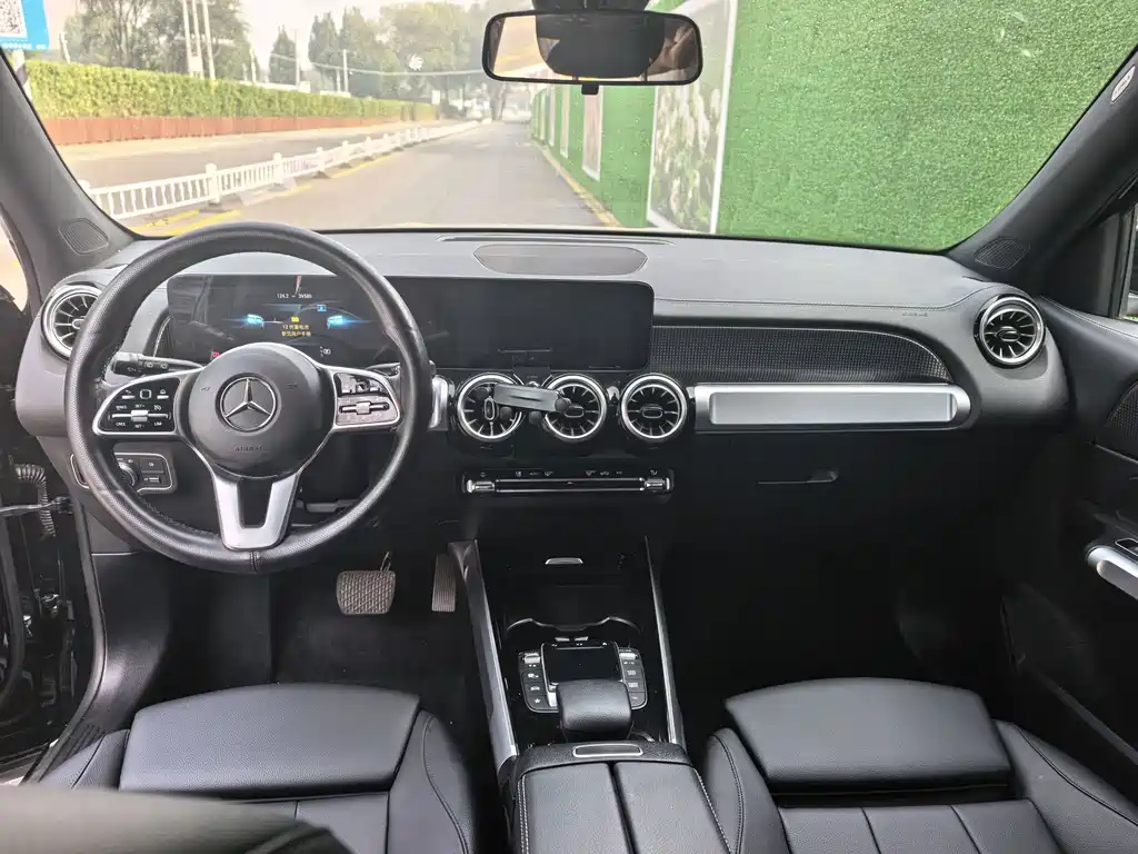 Mercedes-Benz GLB — миниатюра 6