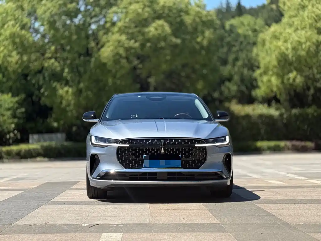 Lincoln Z 2022 i