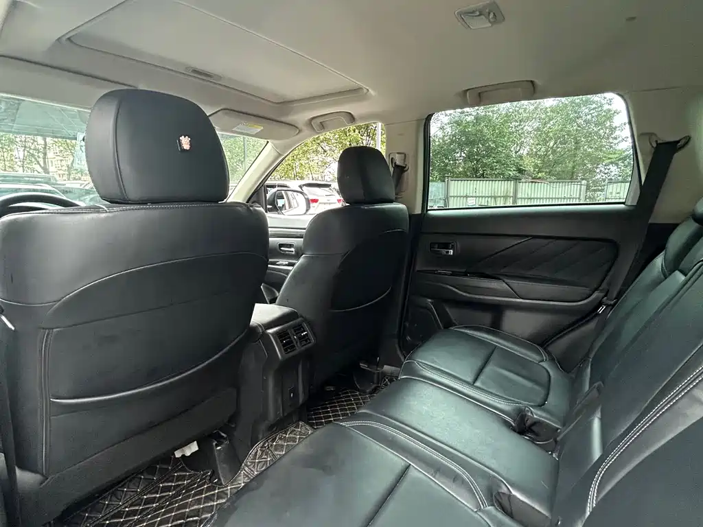 Mitsubishi Outlander 2020 2.0L Enjoy 5 мест